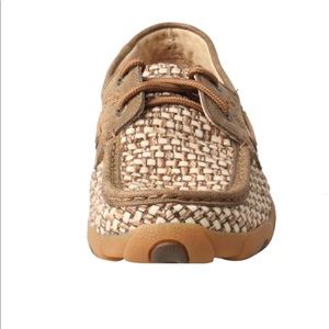 Twisted x driving moc